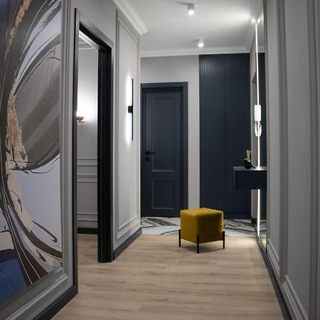 Royal 2 Apartments On Shevchenka 38 Str Lviv Extérieur photo
