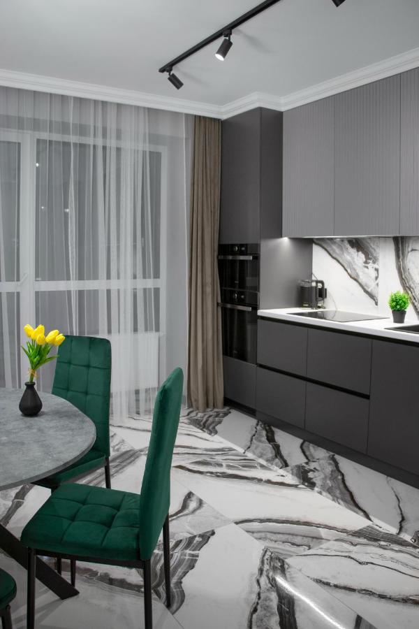 Royal 2 Apartments On Shevchenka 38 Str Lviv Extérieur photo