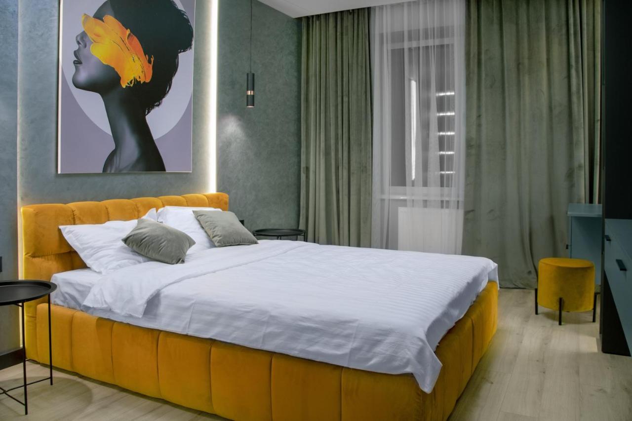 Royal 2 Apartments On Shevchenka 38 Str Lviv Extérieur photo