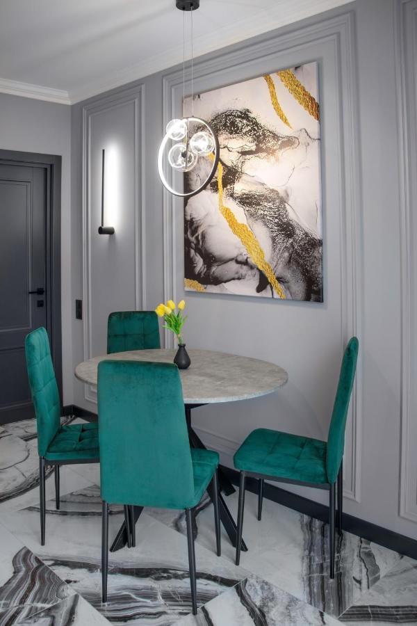 Royal 2 Apartments On Shevchenka 38 Str Lviv Extérieur photo